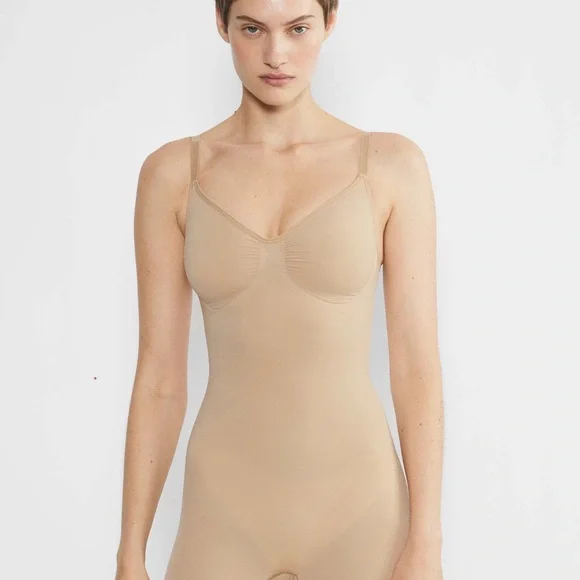Aritzia Nude Full-Body Shaping Short Bodysuit - Picture 3 of 10